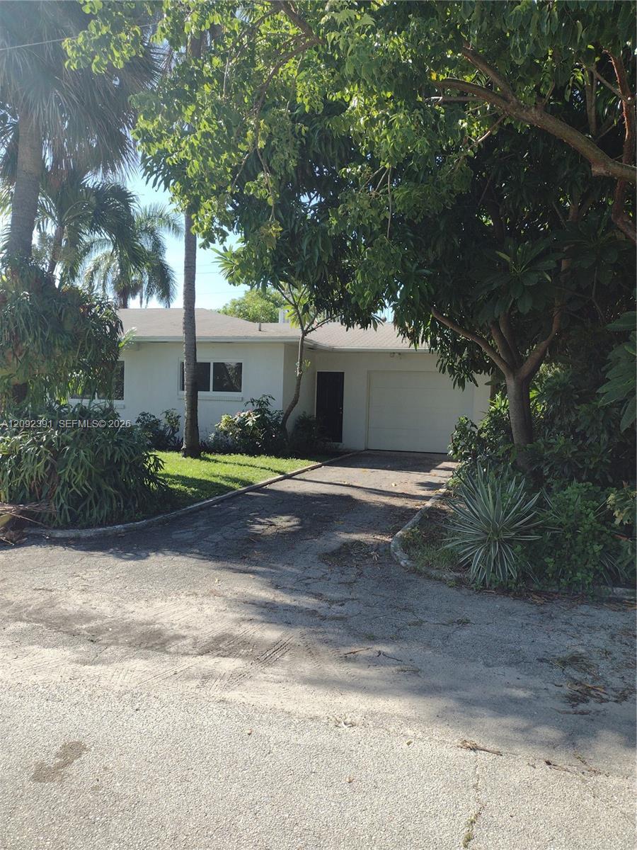 225 E 29th Ct, Riviera Beach FL 33404 photo 2