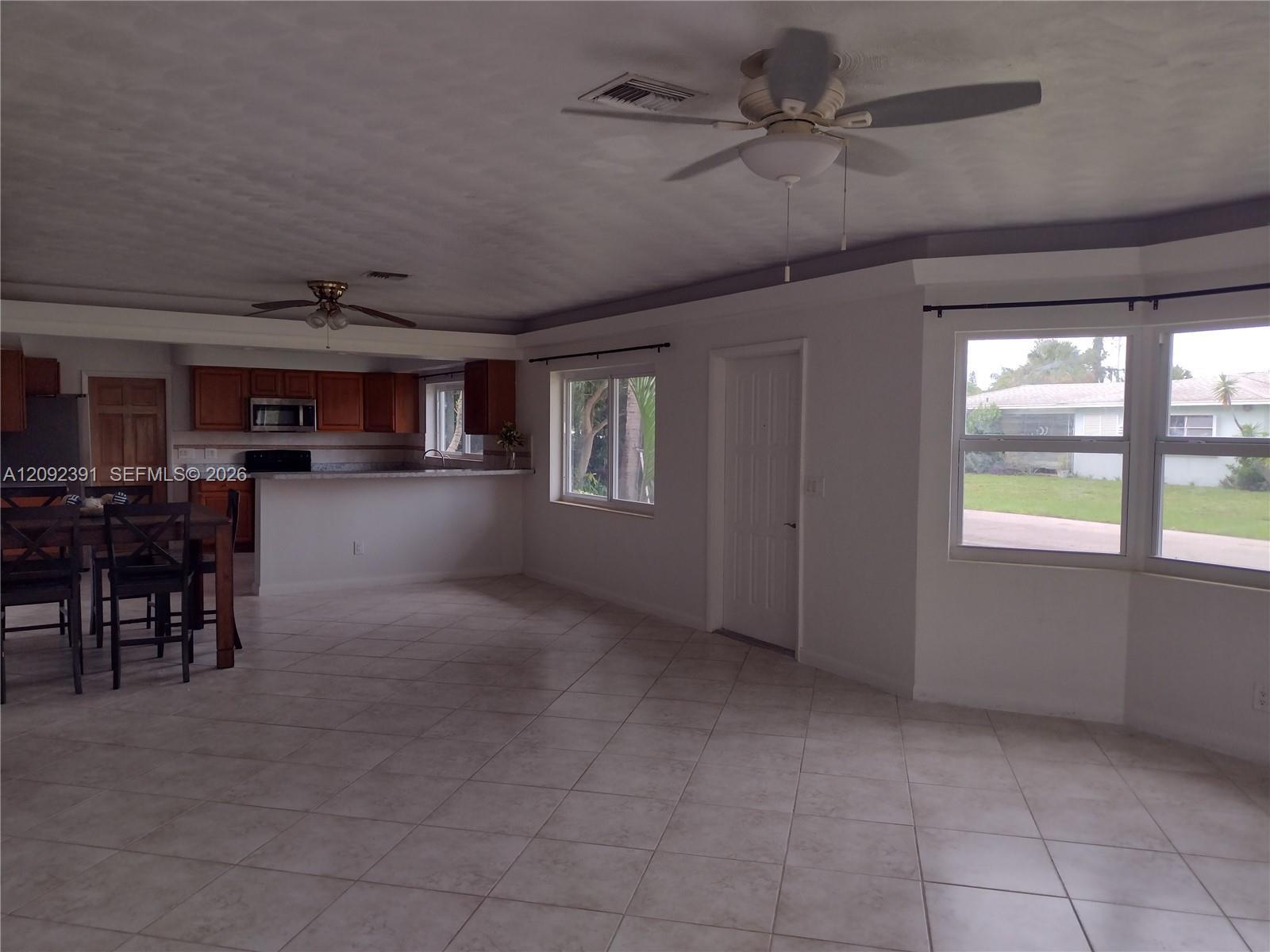 225 E 29th Ct, Riviera Beach FL 33404 photo 4