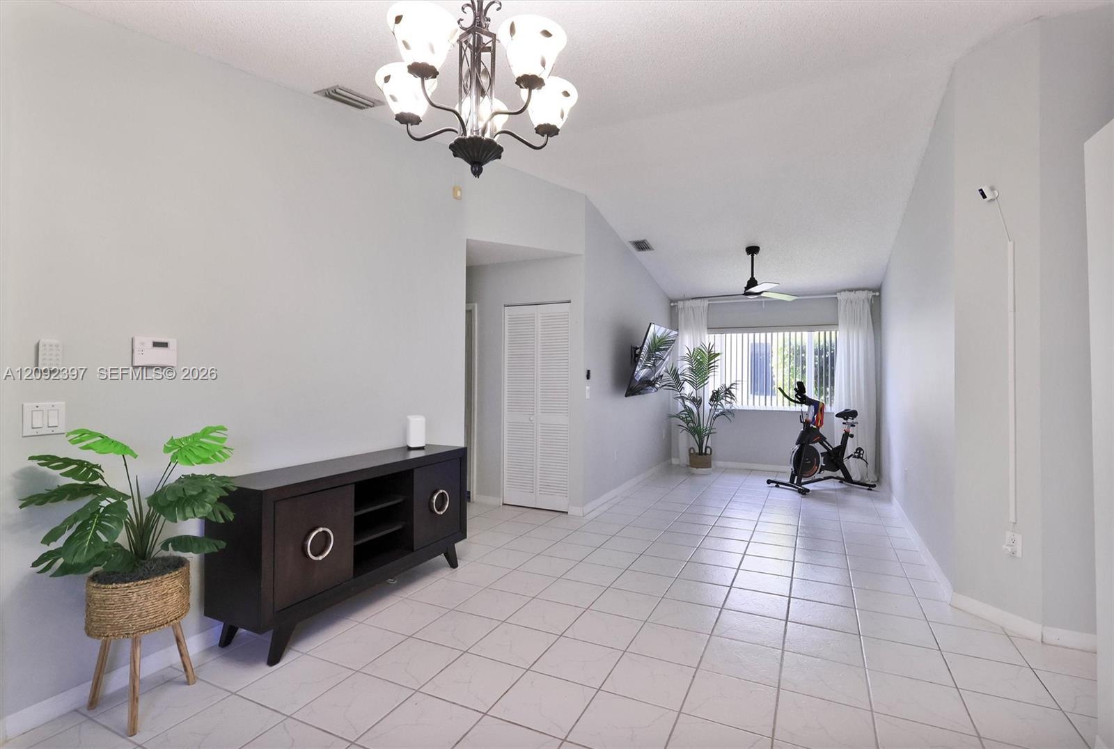 127 Danielle Ct, Weston FL 33326 photo 3
