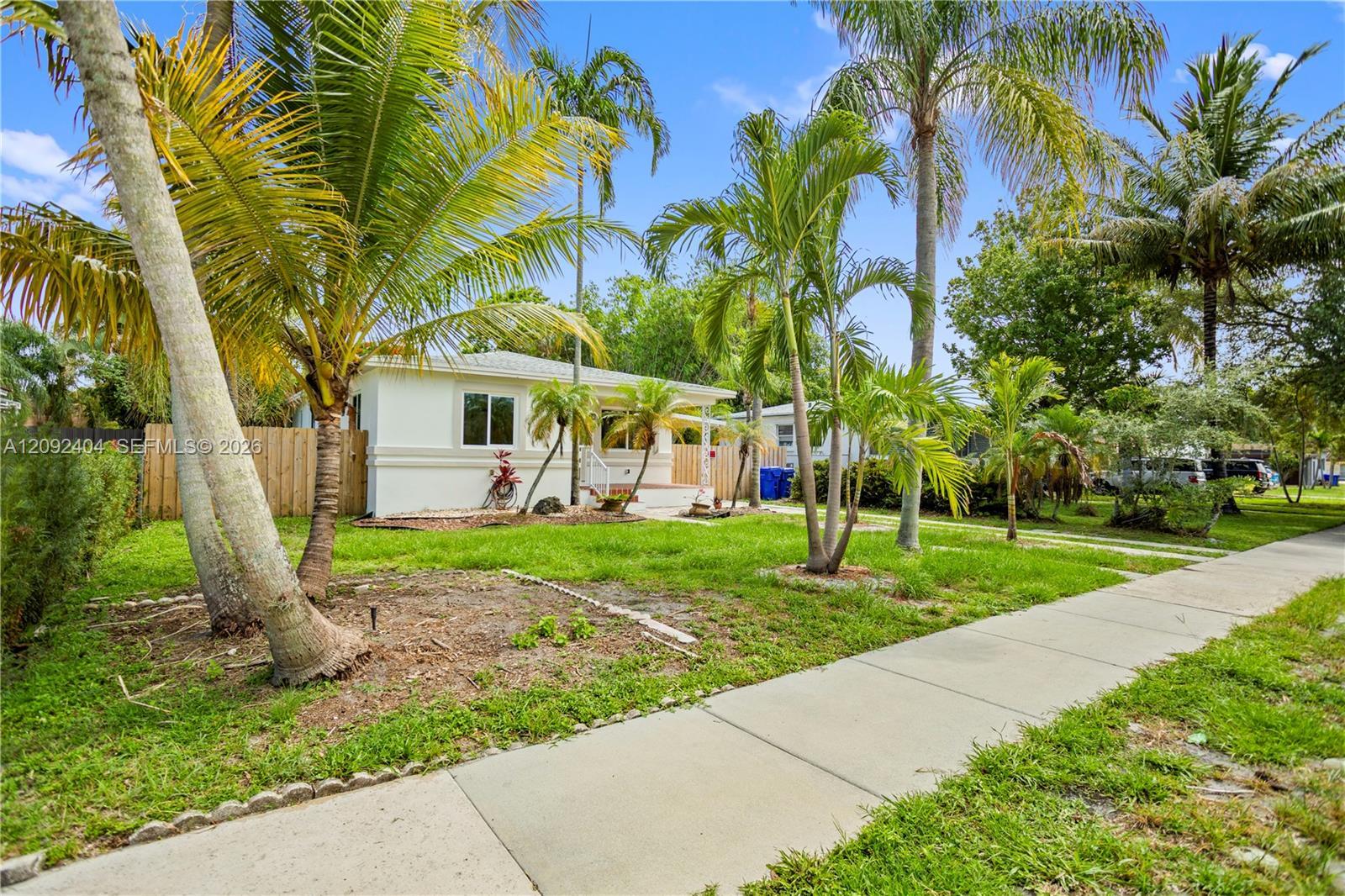 2530 Fillmore St, Hollywood FL 33020 photo 4