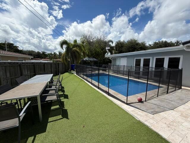 4318 TAYLOR Street, Hollywood FL 33021 photo 3