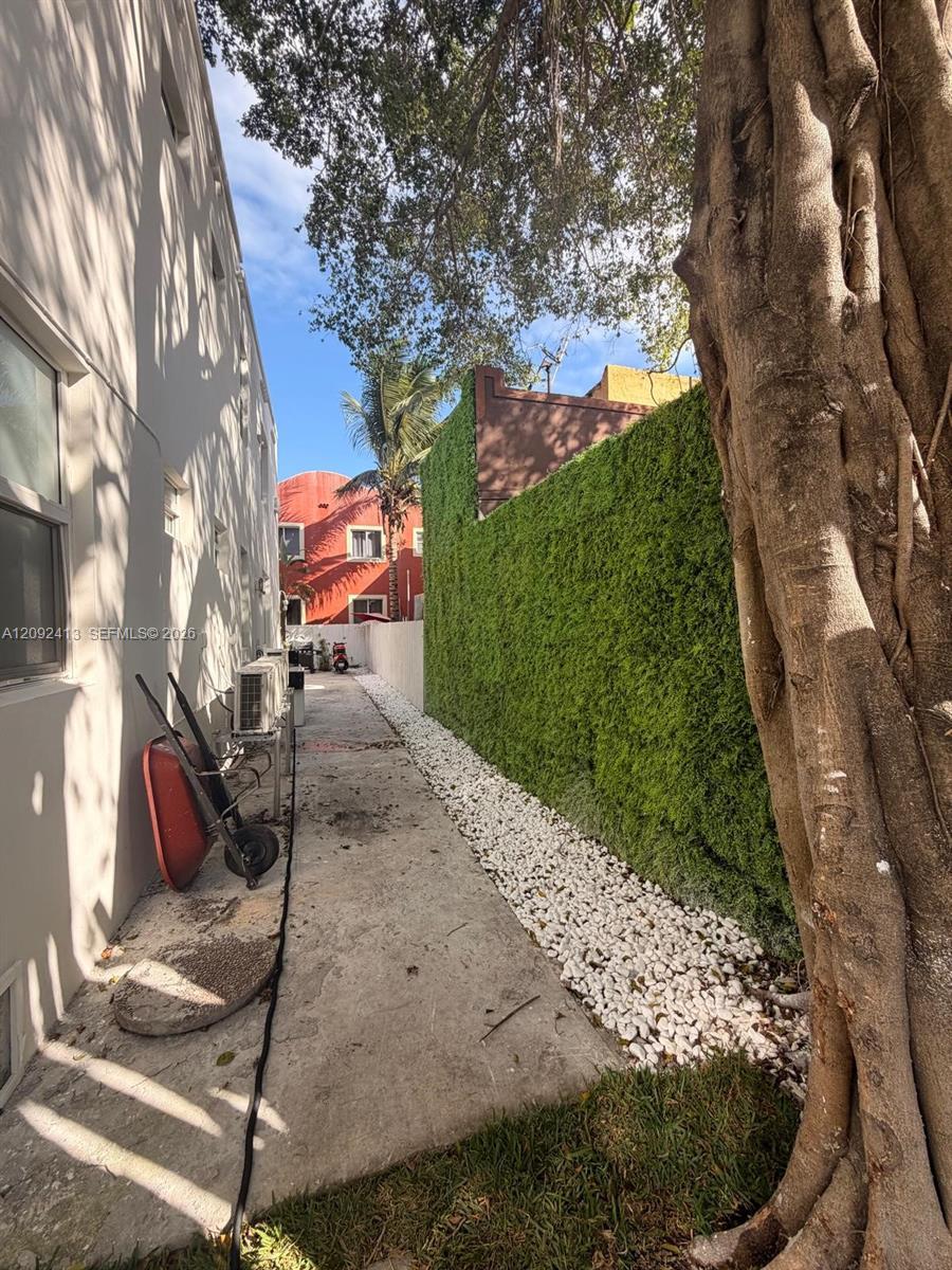 337 SW 10th Ave # 3, Miami FL 33130 photo 3