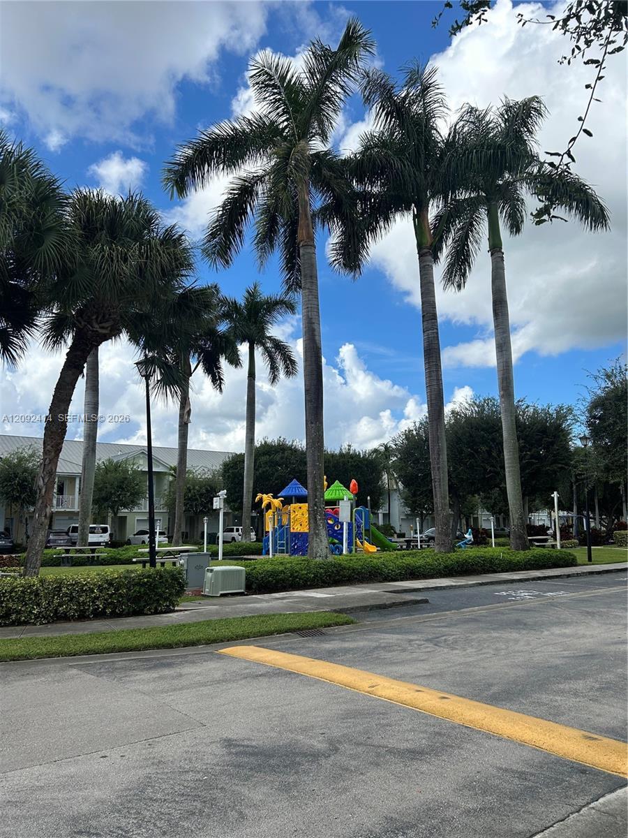 10735 NW 75th St, Doral FL 33178 photo 3