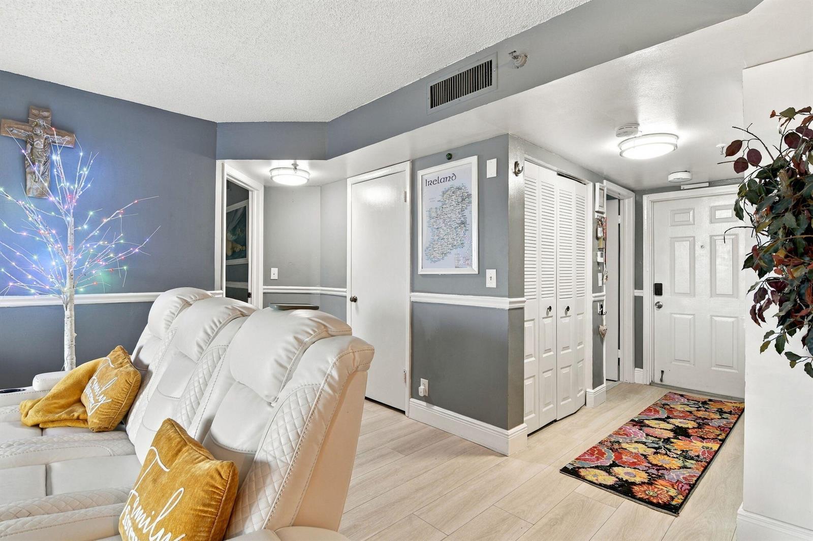 3465 Via Poinciana # 405, Lake Worth FL 33467 photo 3