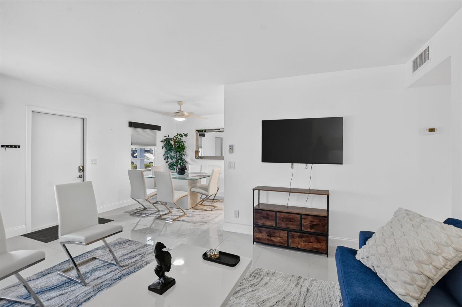 1061 EXETER D, Boca Raton FL 33434 photo 3