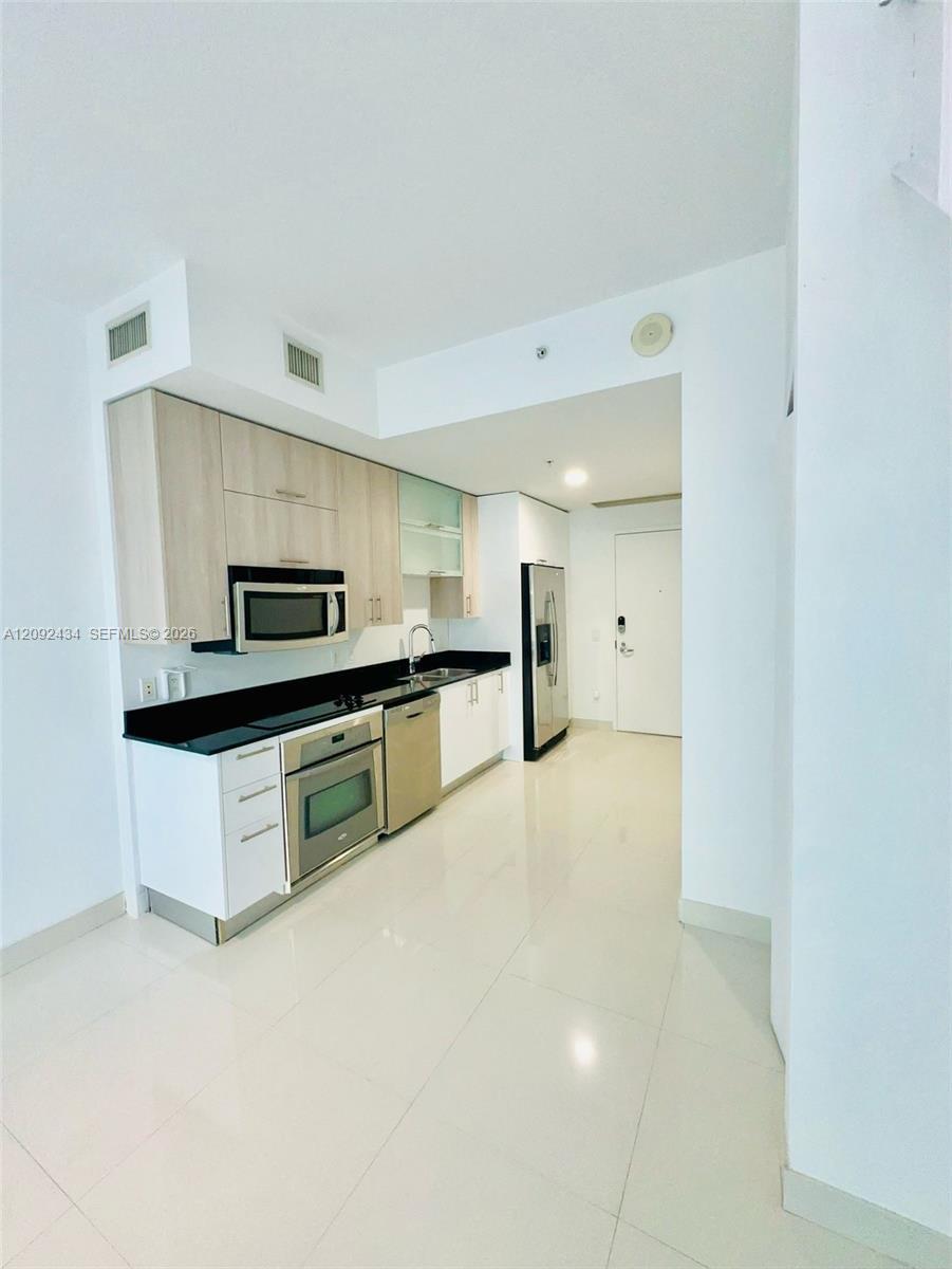 60 SW 13th St # 2618, Miami FL 33130 photo 5