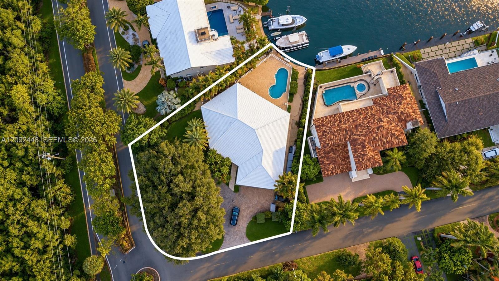 705 Bella Vista Ave, Coral Gables FL 33156 photo 2