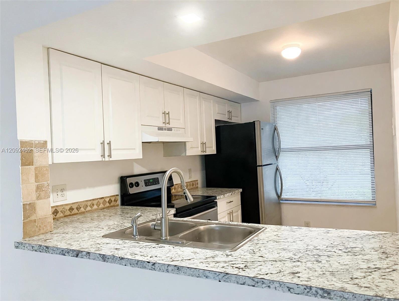 217 Lake Pointe Dr # 204, Oakland Park FL 33309 photo 2