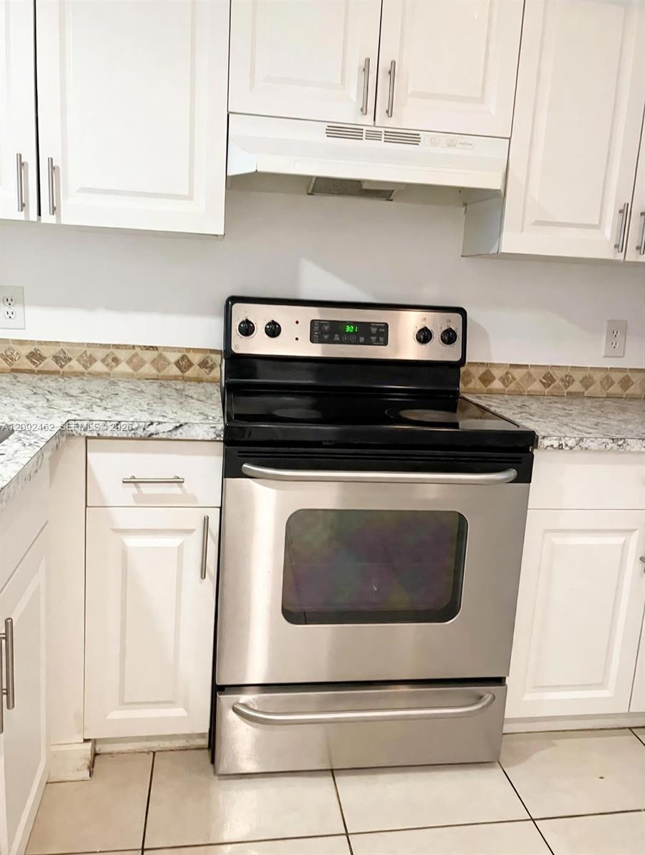 217 Lake Pointe Dr # 204, Oakland Park FL 33309 photo 3