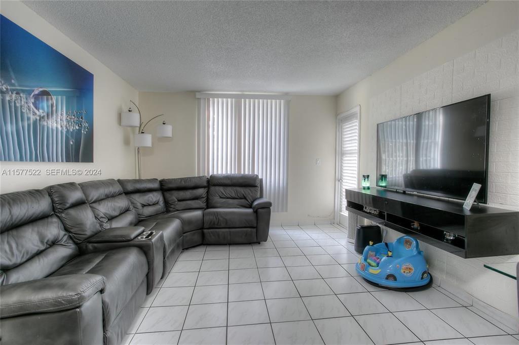 5665 W 20TH Avenue # 301, Hialeah FL 33012 photo 2