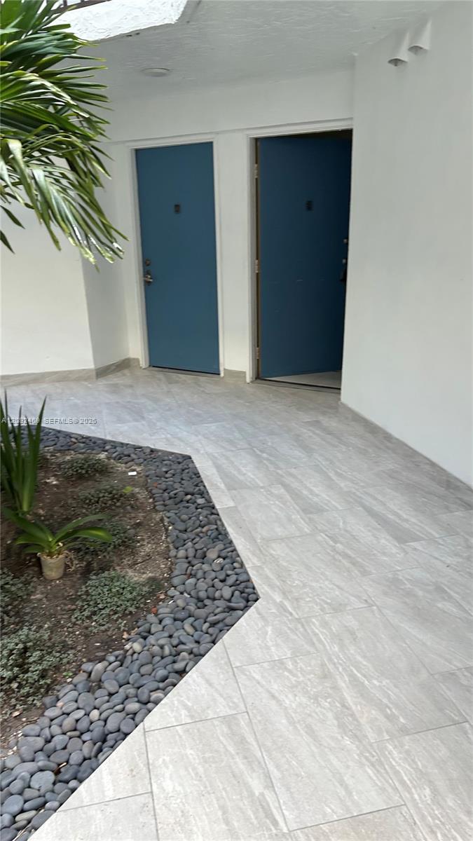 9405 Fontainebleau Blvd # 22, Miami FL 33172 photo 2
