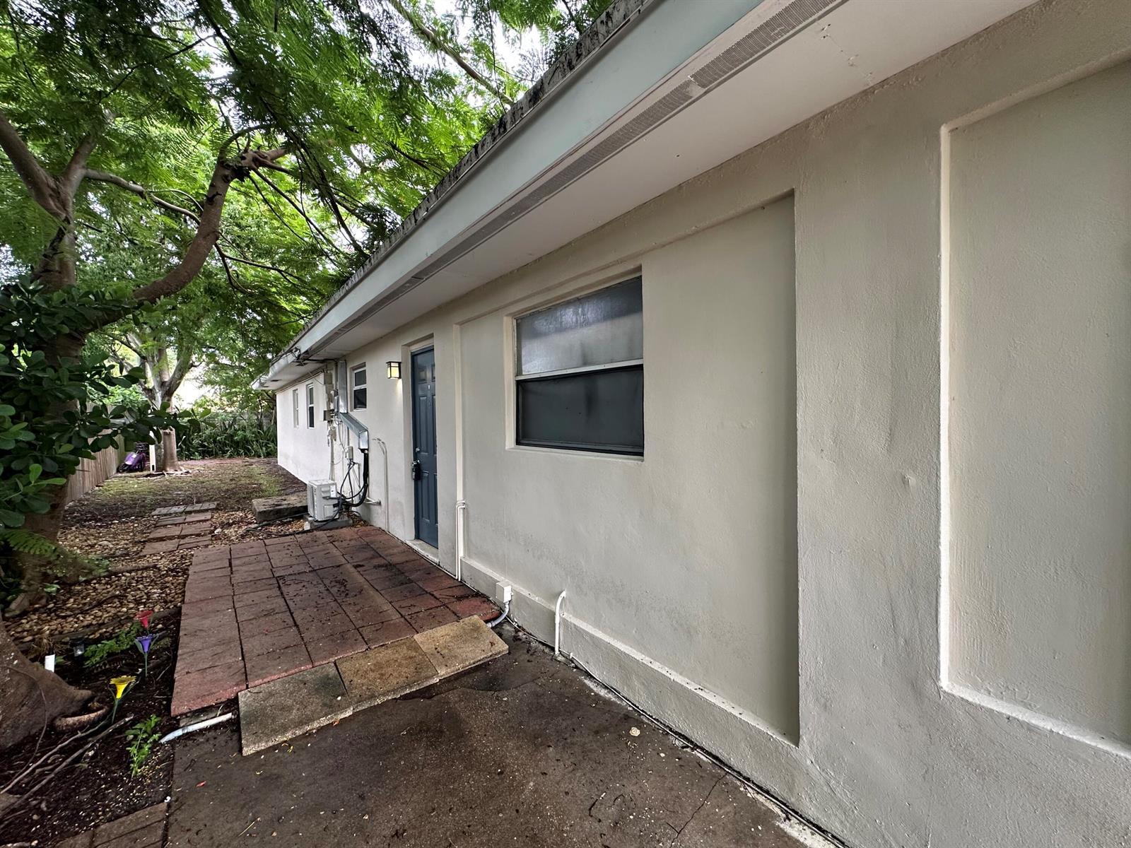 195 SE 10TH Street # 3, Deerfield Beach FL 33441 photo 2