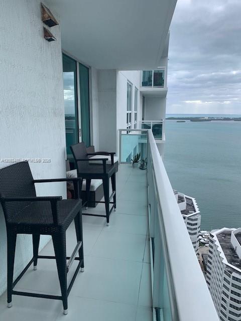 Miami, FL 33131 photo 3