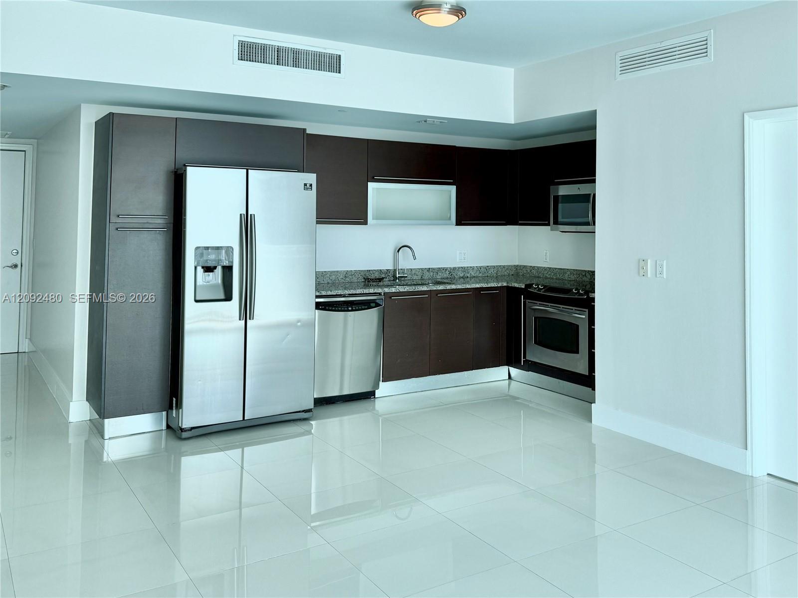 Miami, FL 33131 photo 4
