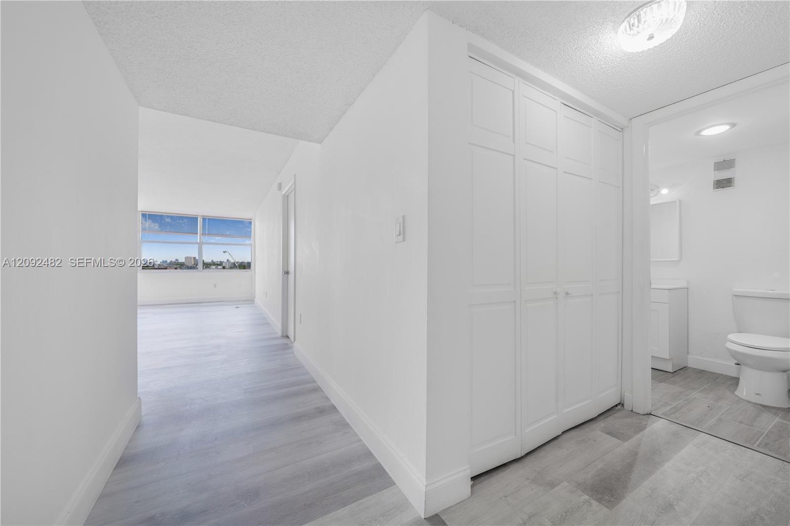 1300 NE Miami Gardens Dr # 512E, Miami FL 33179 photo 4