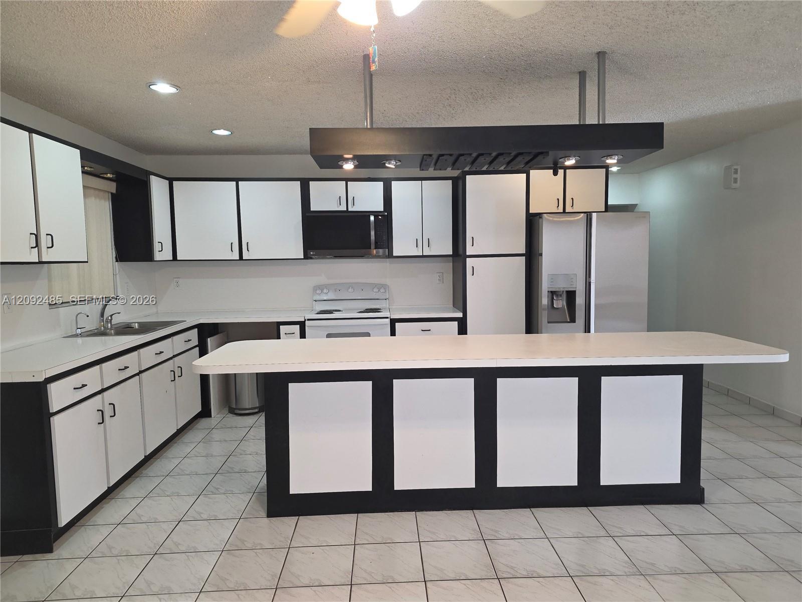 2232 SW 13th St, Miami FL 33145 photo 4