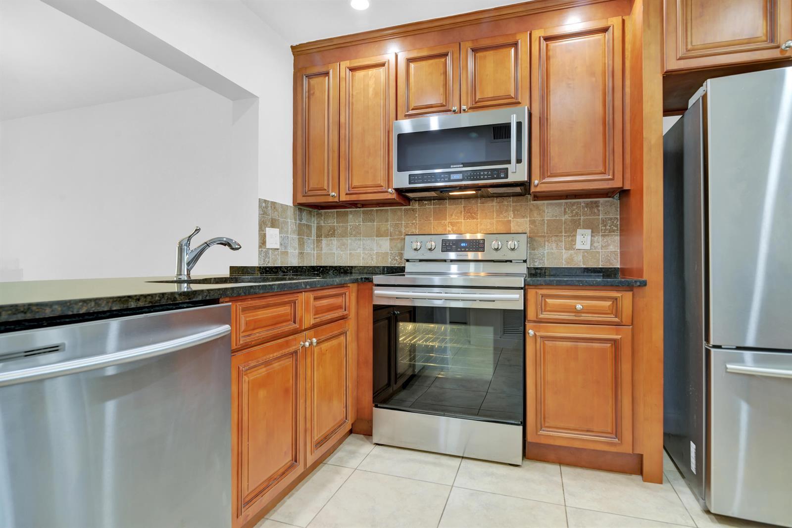 1252 S Military Trail # 1421, Deerfield Beach FL 33442 photo 5
