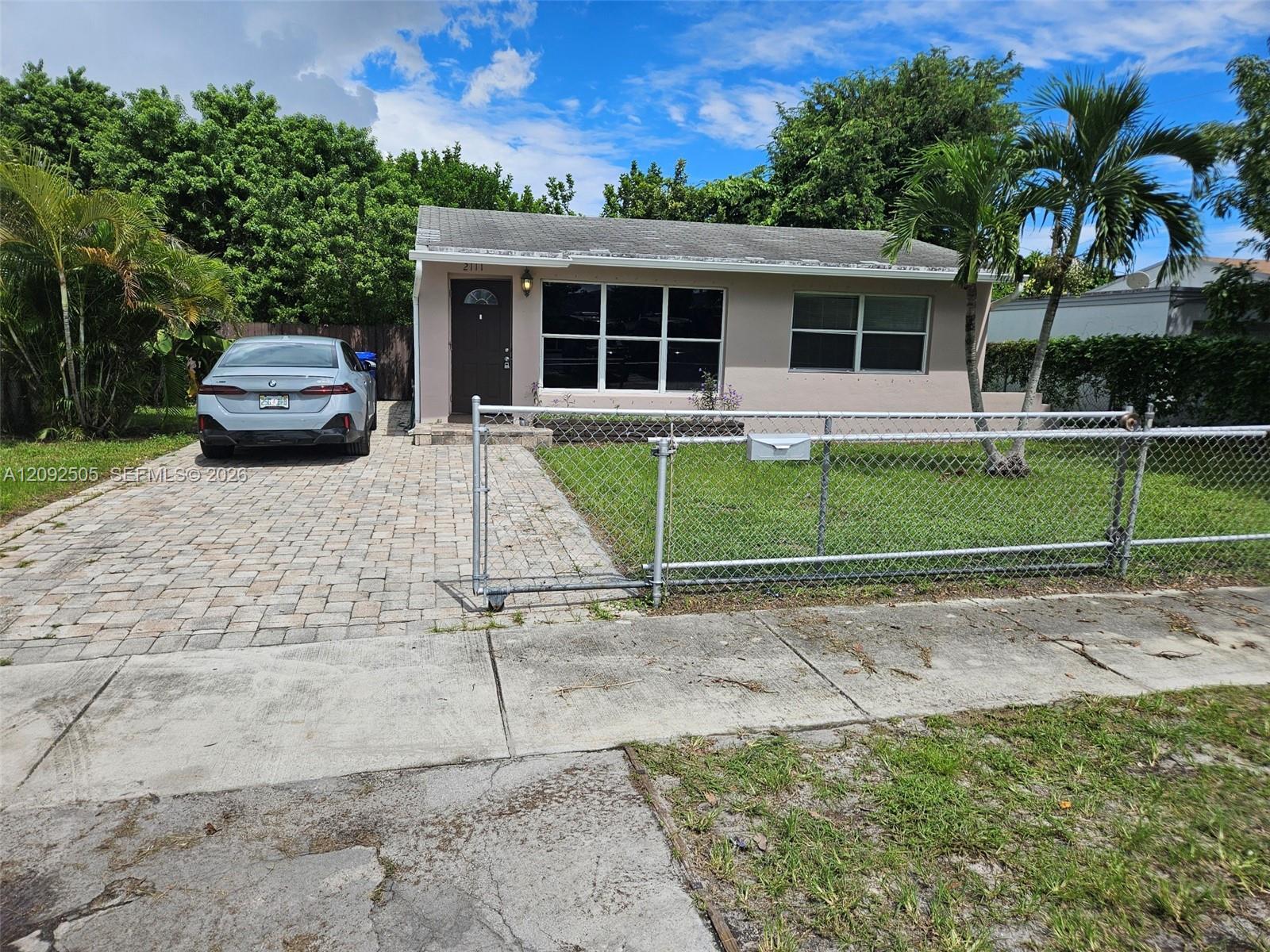 2111 Wiley Ct, Hollywood FL 33020