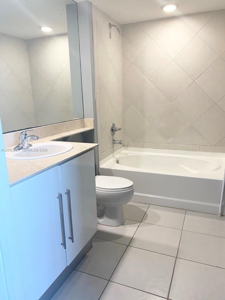 335 BISCAYNE BL # 4200, Miami FL 33131 photo 5