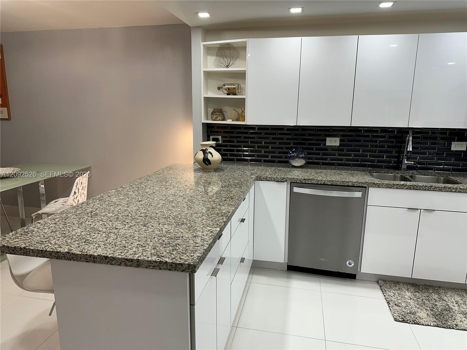 6039 Collins Ave # 721, Miami Beach FL 33140 photo 2