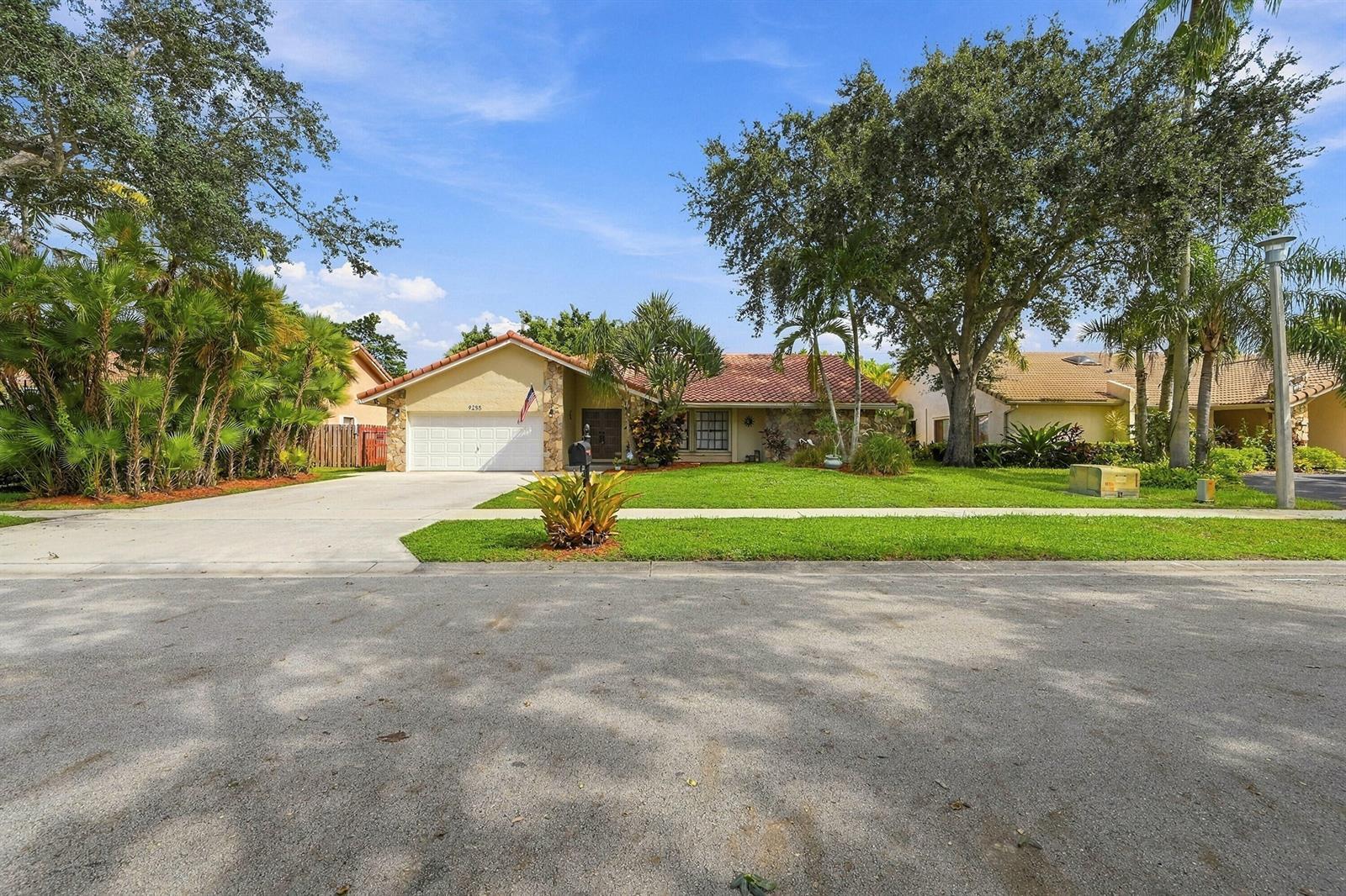9255 NW 18TH Street, Plantation FL 33322 photo 2