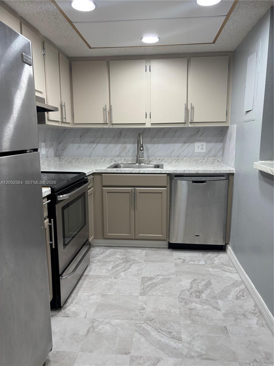 5550 NW 44th St # 312B, Lauderhill FL 33319 photo 2