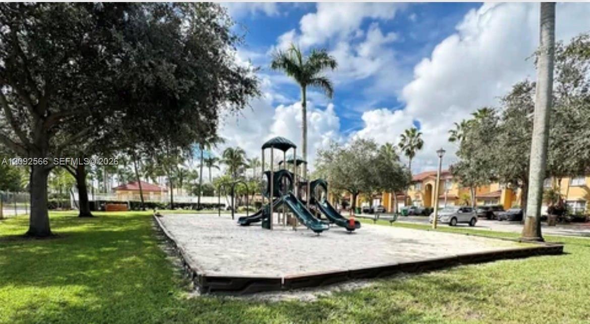 14015 N Forest Oak Cir, Davie FL 33325 photo 4