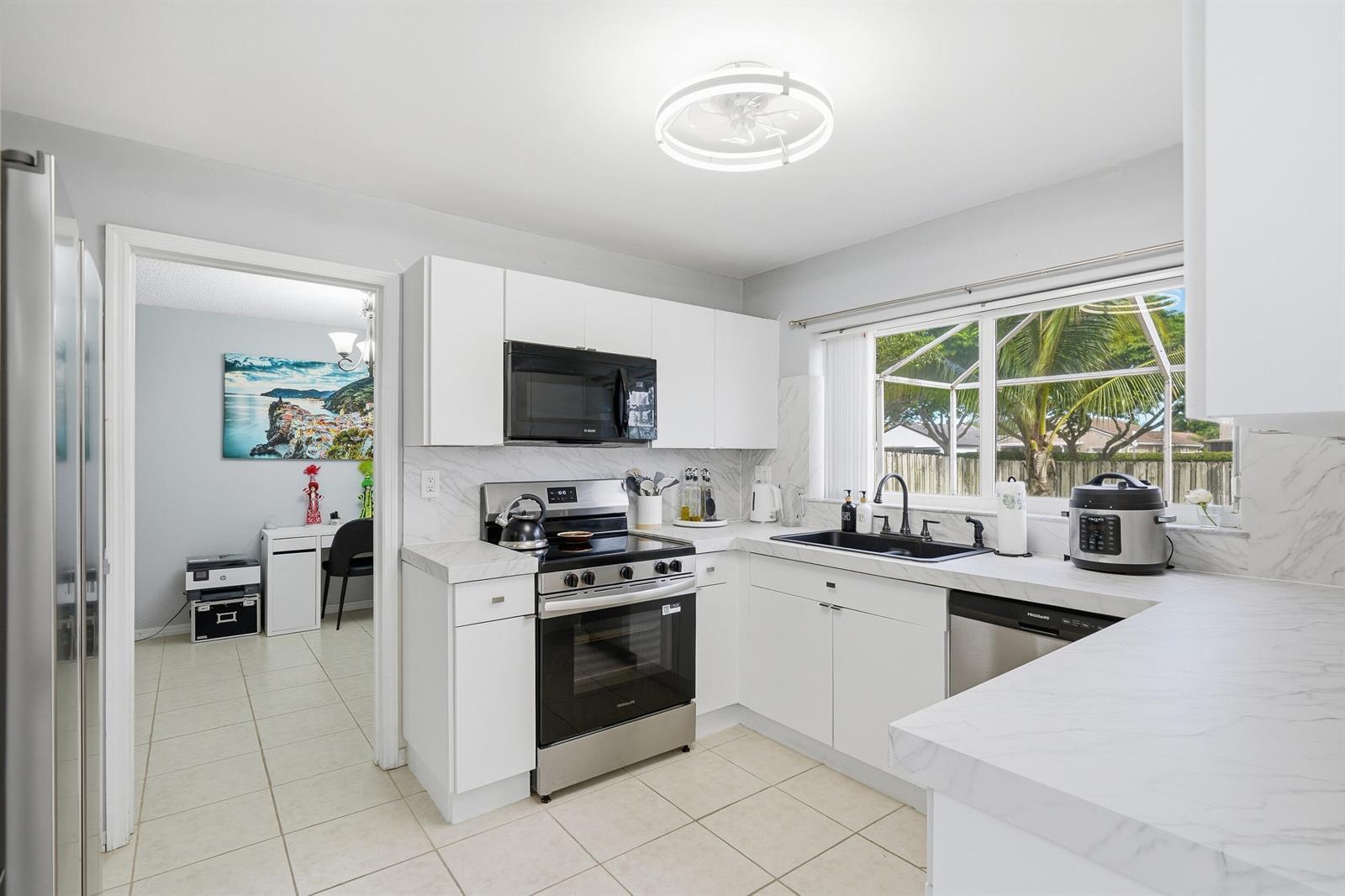 19257 NW 14th Street, Pembroke Pines FL 33029 photo 4