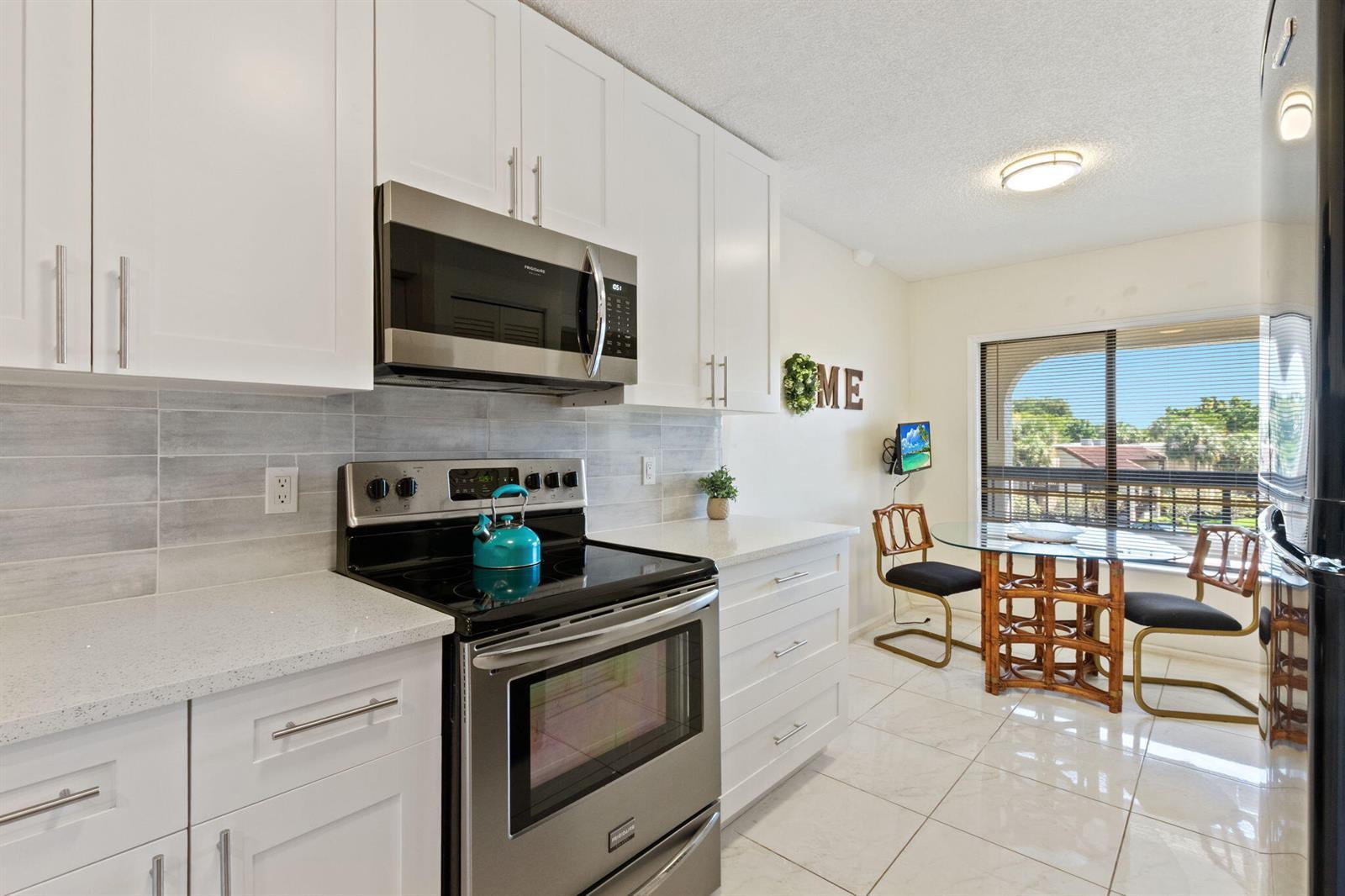 5380 CEDAR LAKE Drive # 304, Boynton Beach FL 33437 photo 3