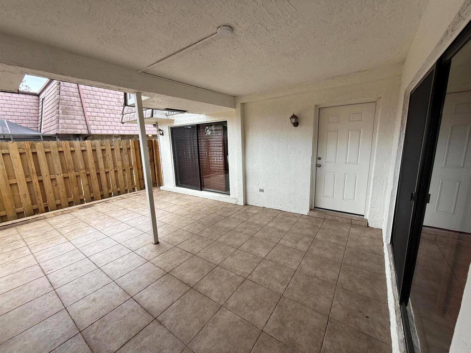 7585 Courtyard Run W, Boca Raton FL 33433 photo 2