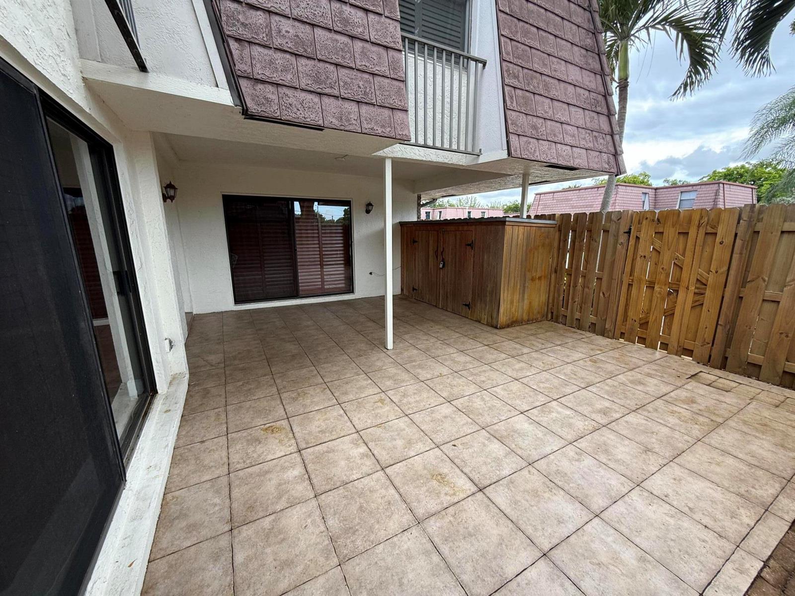 7585 Courtyard Run W, Boca Raton FL 33433