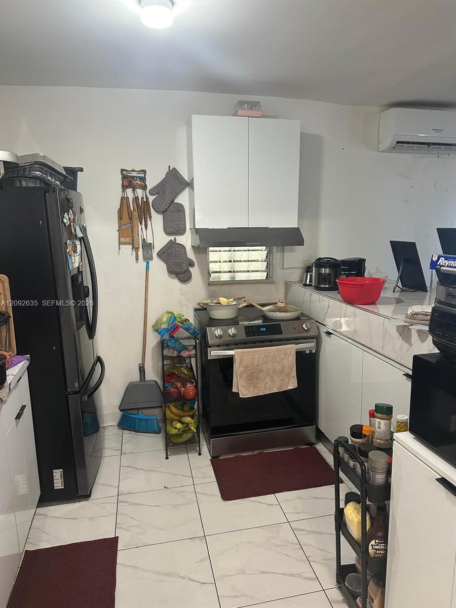 3425 NW 14th Ave, Miami FL 33142 photo 2