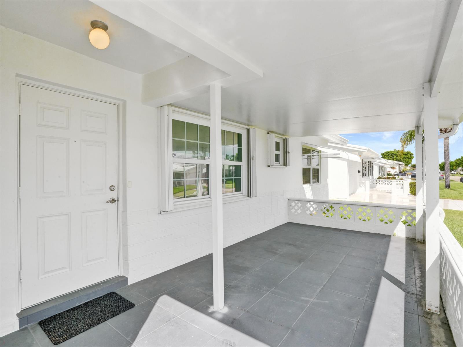 1013 SW 15th Street, Boynton Beach FL 33426 photo 3