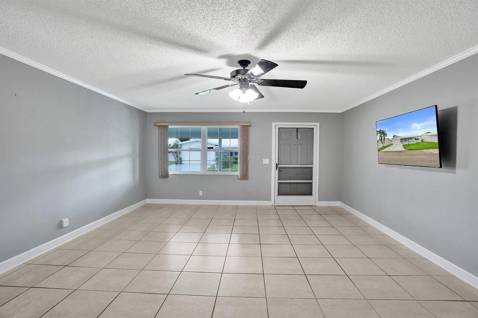 1013 SW 15th Street, Boynton Beach FL 33426 photo 4