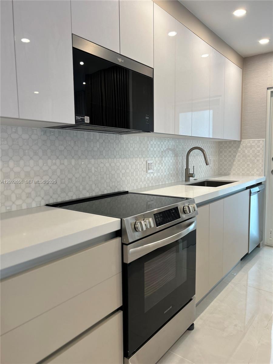 2430 NE 135th St # 201, North Miami FL 33181 photo 5