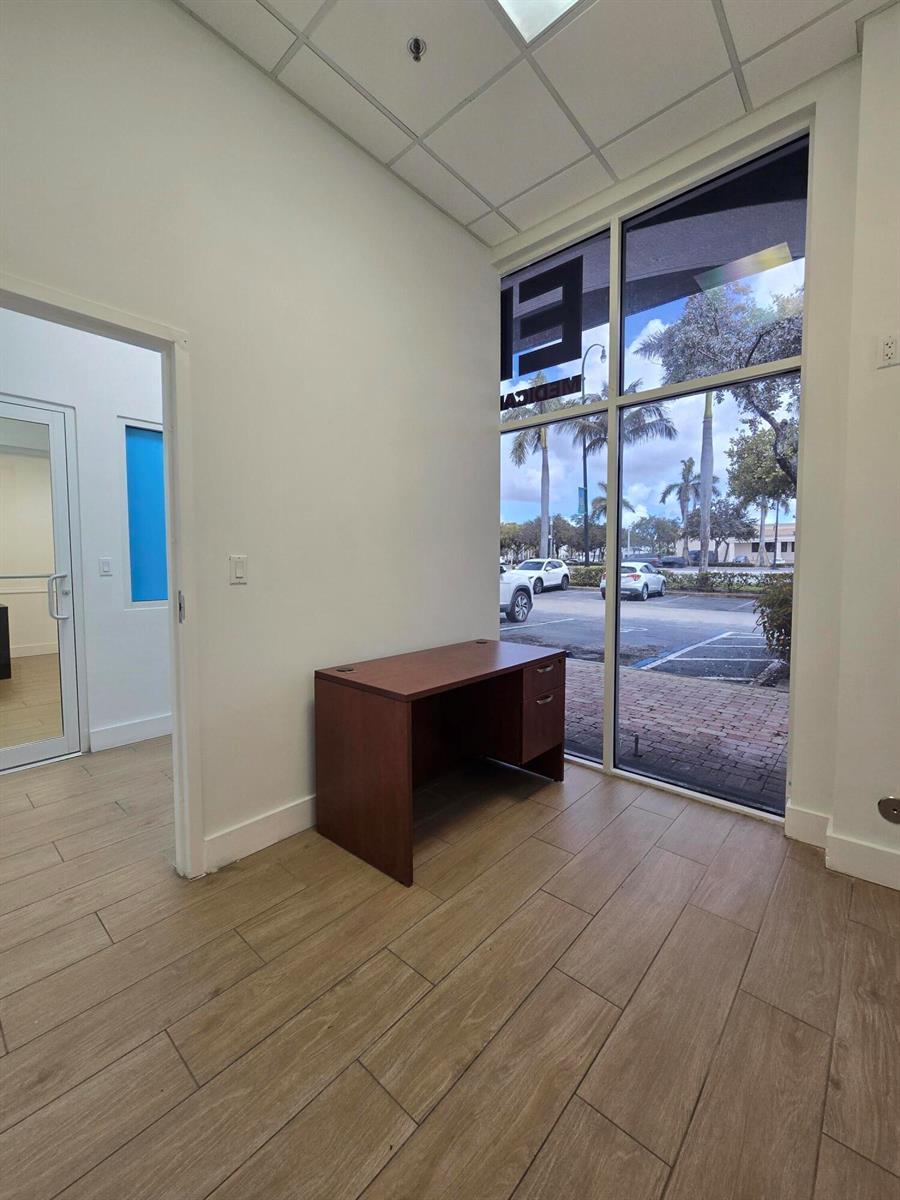 3880 W BROWARD Boulevard W, Plantation FL 33324 photo 4
