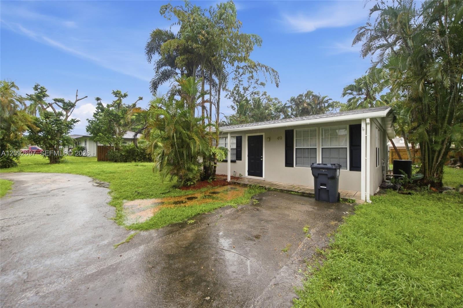 49 W Mango Rd, Lake Worth FL 33467 photo 2