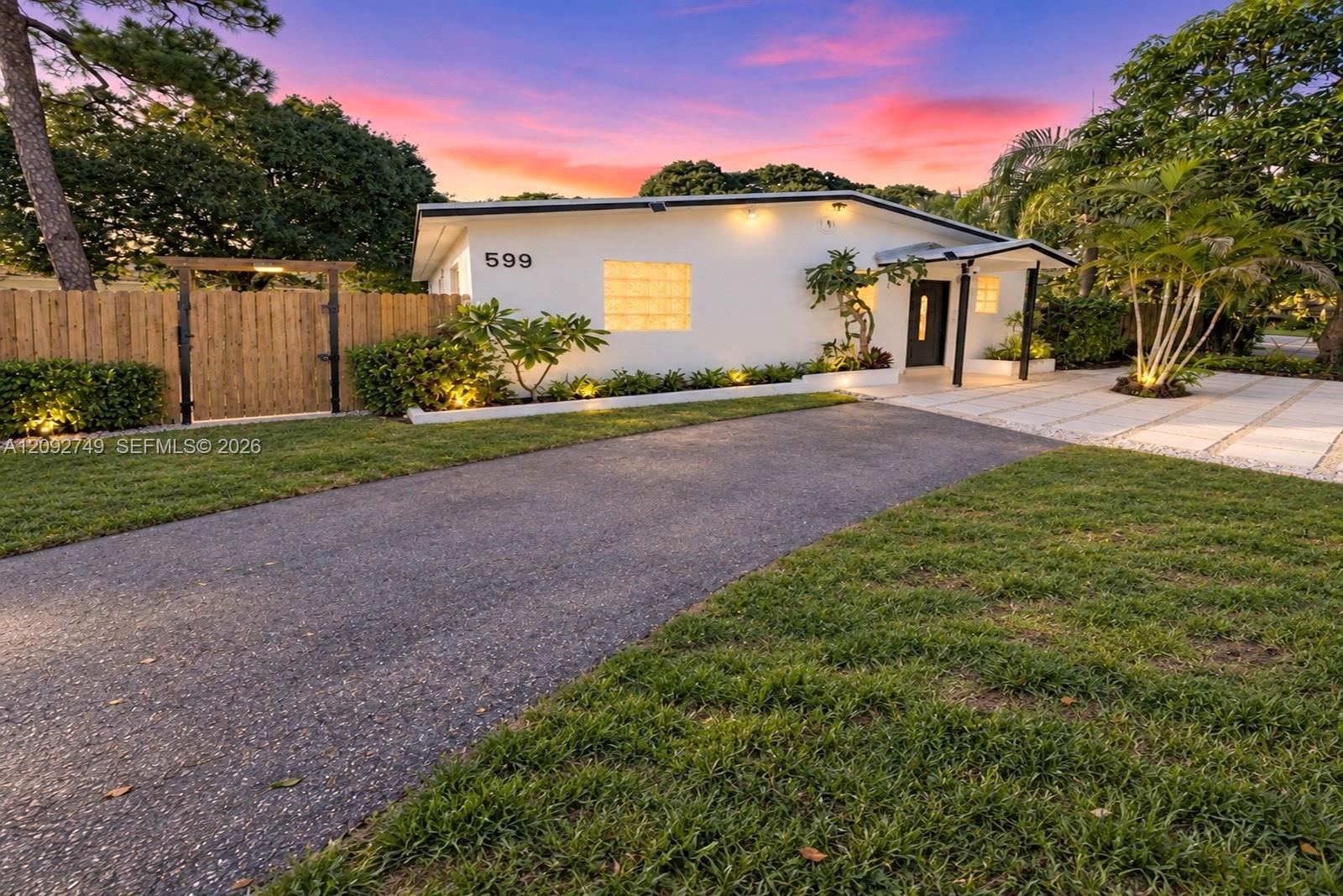 599 NE 35th St, Oakland Park FL 33334 photo 3