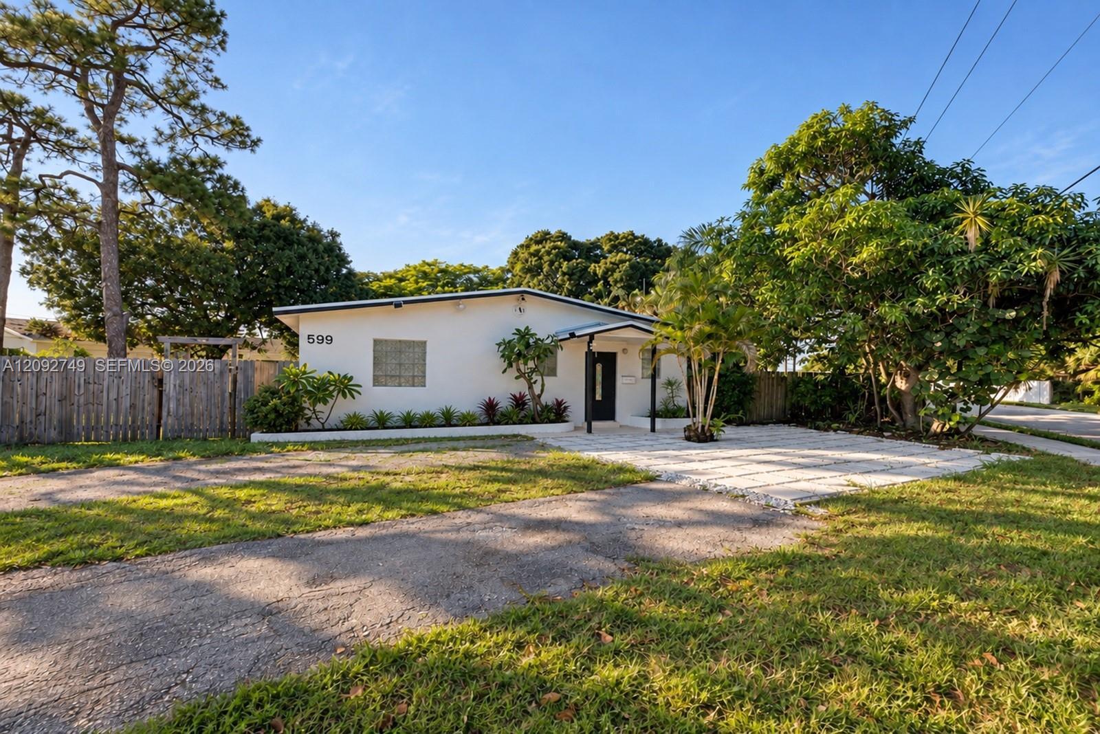 599 NE 35th St, Oakland Park FL 33334 photo 4
