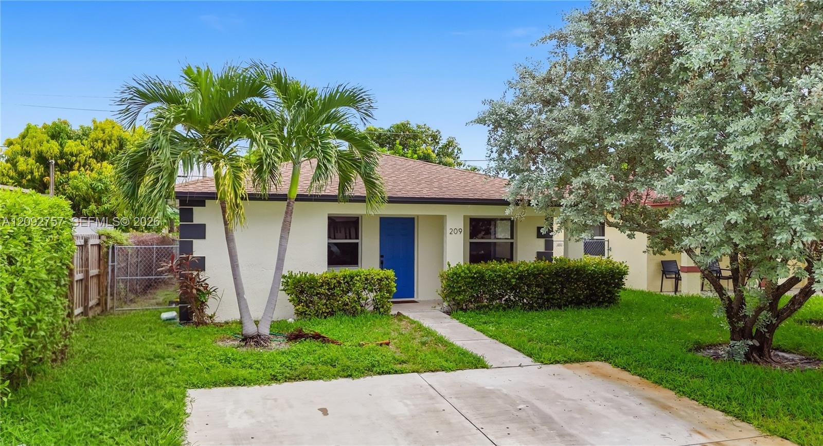 209 NE 35th St, Oakland Park FL 33334 photo 2