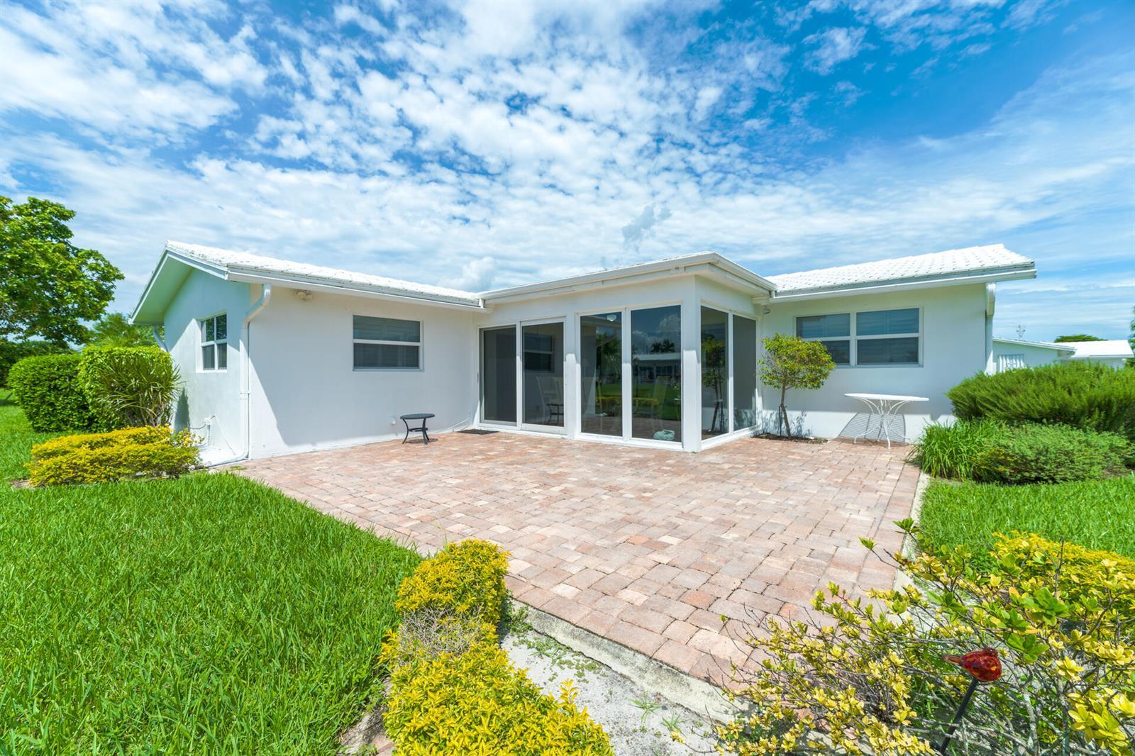 118 SW 15TH Court, Boynton Beach FL 33426 photo 2