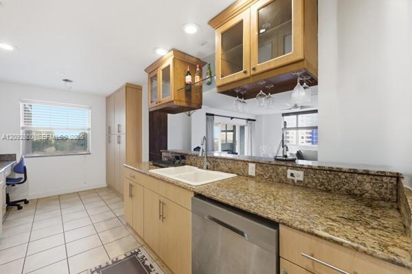 3800 Hillcrest Dr # 523, Hollywood FL 33021 photo 4