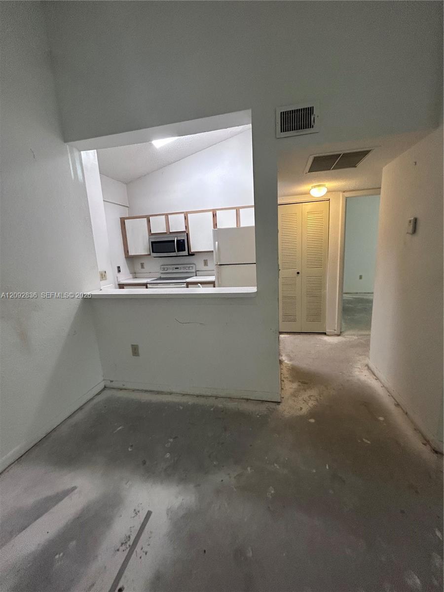 2890 N Oakland Forest Dr # 202, Oakland Park FL 33309 photo 4