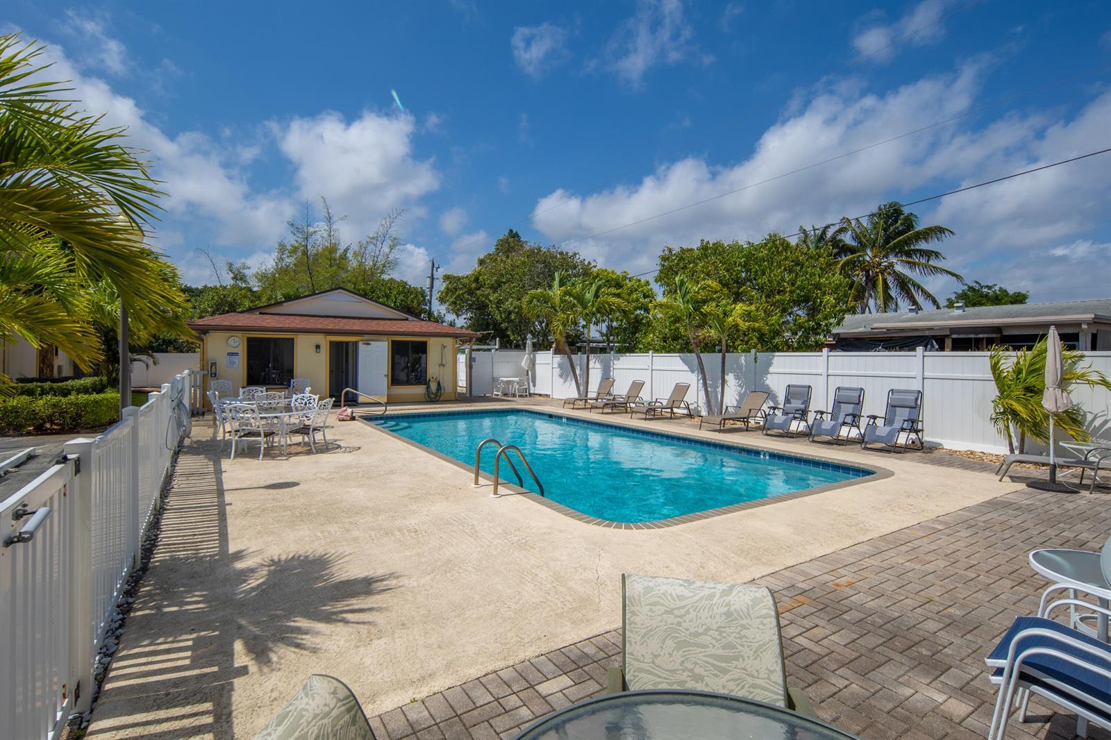 815 ANDREW REDDING Road # 302, Lantana FL 33462 photo 2