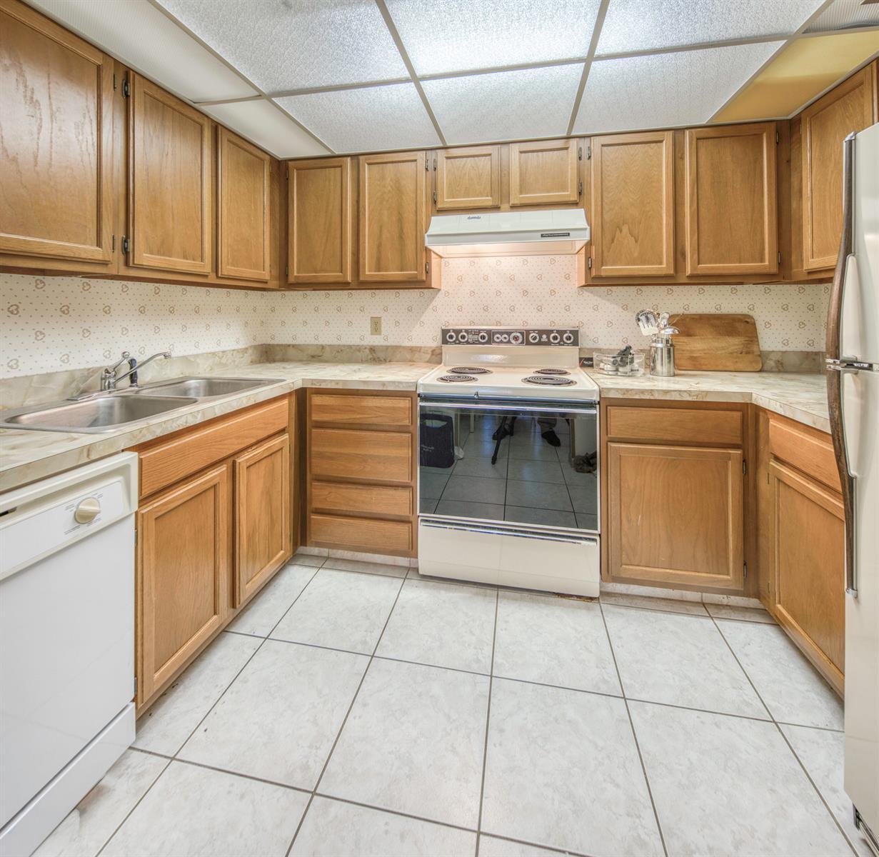 815 ANDREW REDDING Road # 302, Lantana FL 33462 photo 5