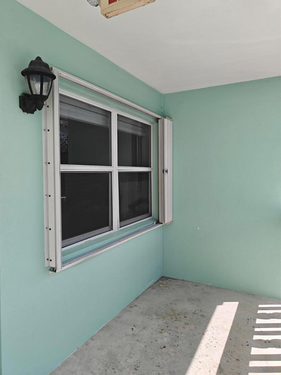 228 N Federal Highway, FL 33460 photo 3