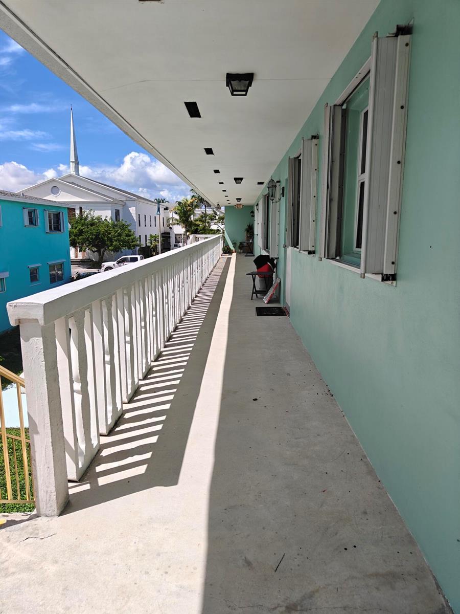 228 N Federal Highway, FL 33460 photo 4