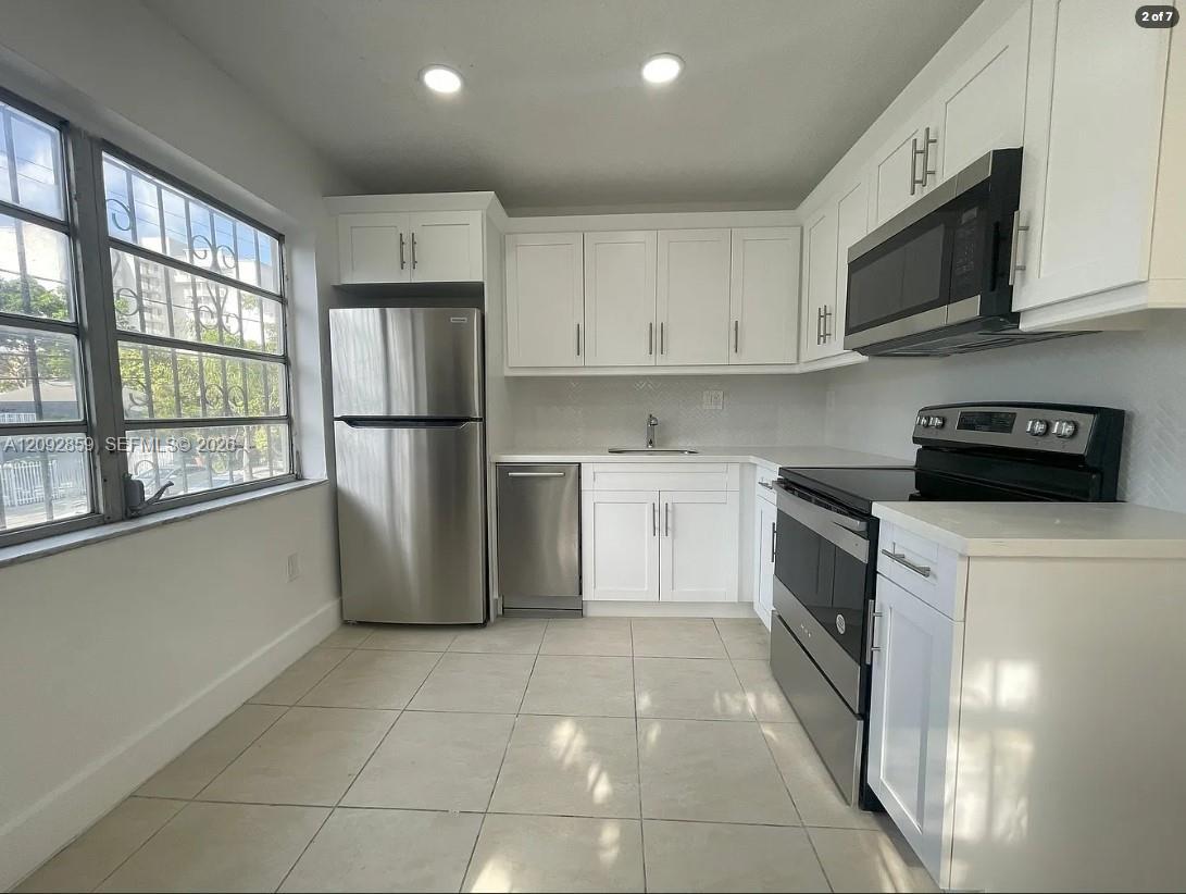 858 SW 2nd St # 4, Miami FL 33130