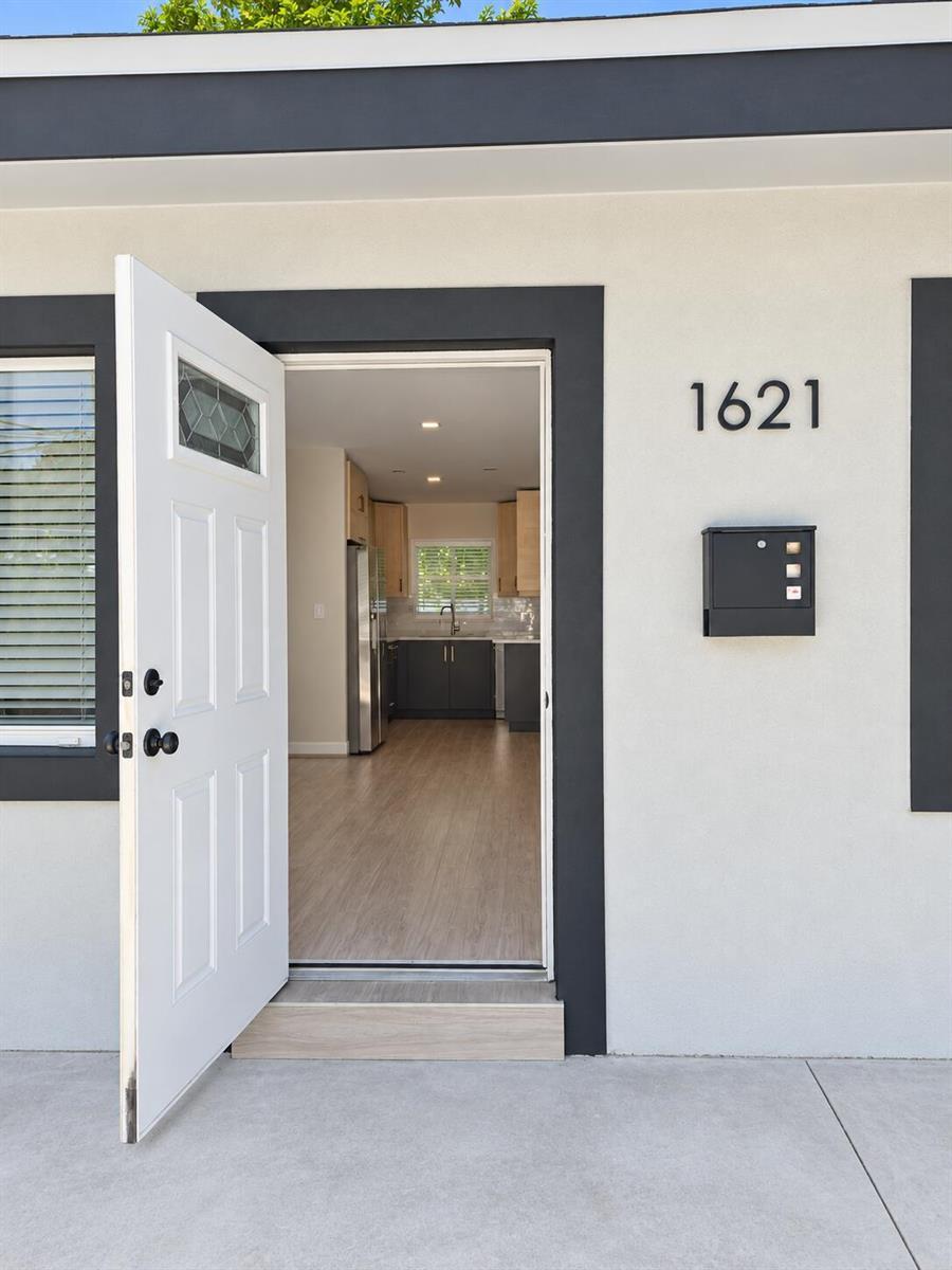 1621 NE 3rd Avenue, Fort Lauderdale FL 33305