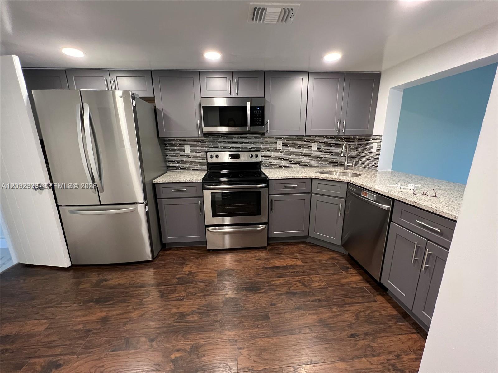 6655 Racquet Club Dr # 176, Lauderhill FL 33319 photo 4